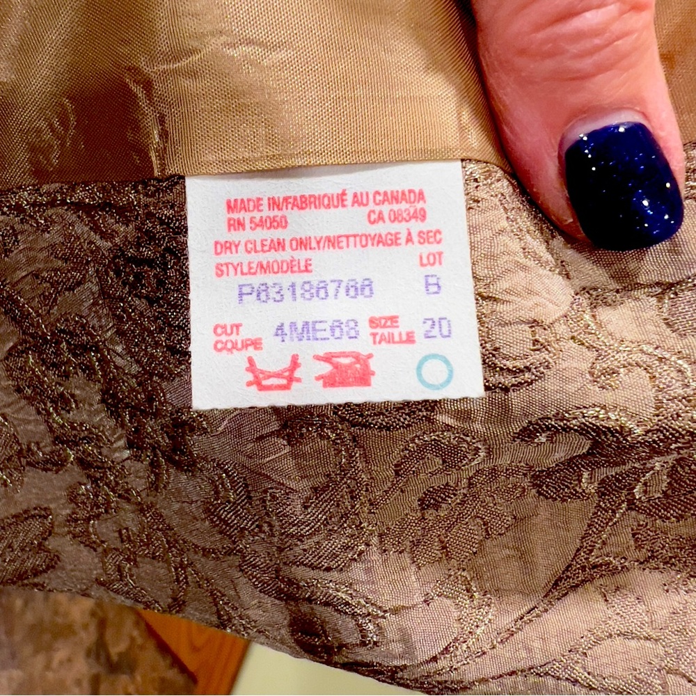 Brocade jacket. - Picture 7 of 8